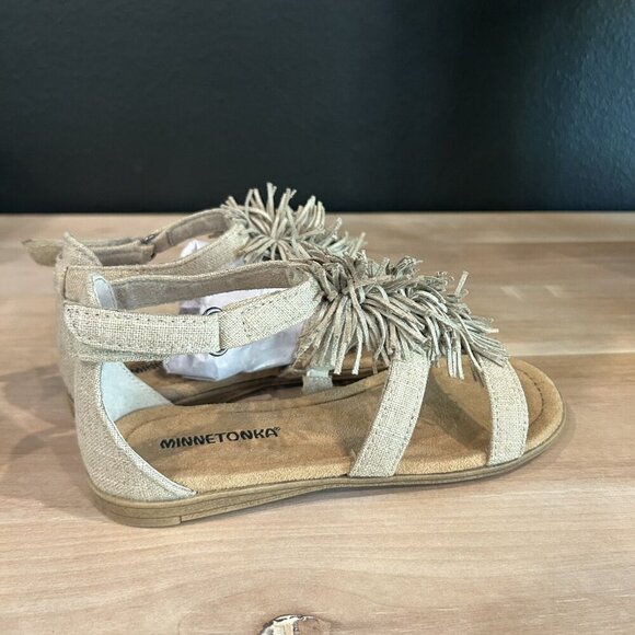 NEW Girls 3 Natural Fabric Minnetonka Eloise Strap Pom Pom Fringe Sandals w Box - Picture 3 of 5